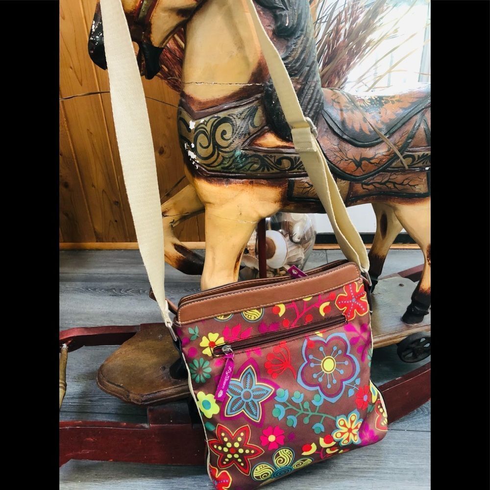 Fun crossover purse by Lily Bloom - Picture 3 of 4